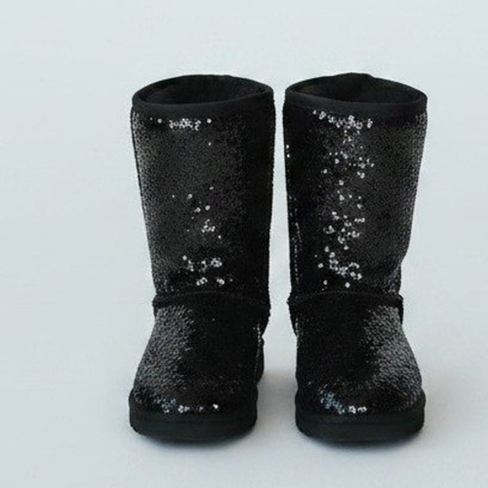 UGG Australia Classic Short Sparkle Black Sequin Boots Women
7 cabincore preppy